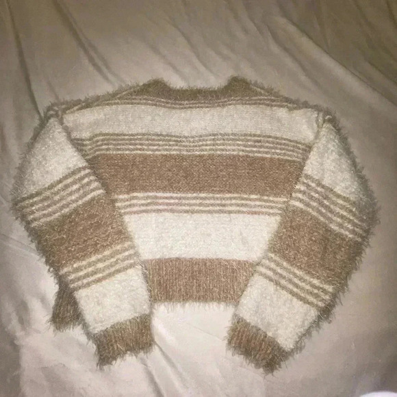 Forever 21 Womens Fuzzy Knit Striped Sweater - Picture 4 of 5